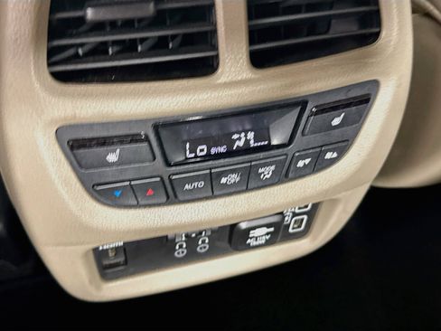 Used 2019 Honda Pilot Touring image 32