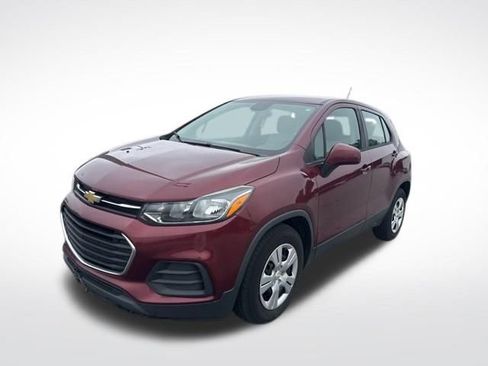 Used 2017 Chevrolet Trax LS FWD image 1
