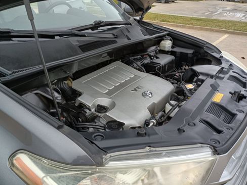 Used 2012 Toyota Highlander FWD image 38