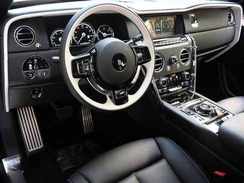 Certified 2023 Rolls-Royce Cullinan AWD/4WD image 24