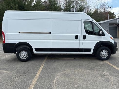 Used 2023 RAM ProMaster 2500 FWD image 2