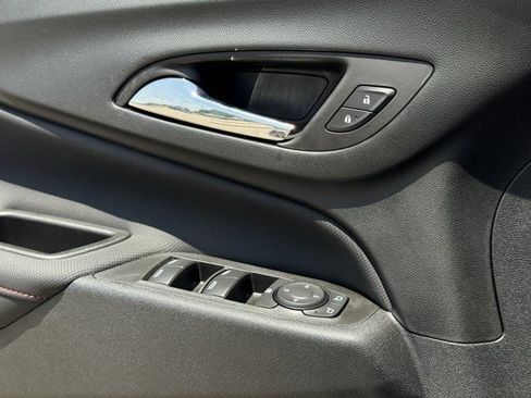 Used 2022 Chevrolet Equinox RS w/ RS Leather Package FWD image 28