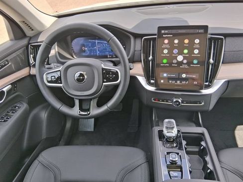 New 2026 Volvo XC90 T8 Plus w/ Protection Package Premier AWD/4WD image 11