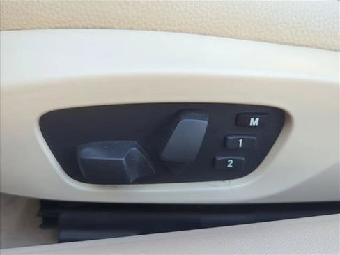 Used 2013 BMW 328i Convertible RWD image 9