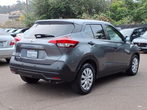 Used 2020 Nissan Kicks S FWD image 4