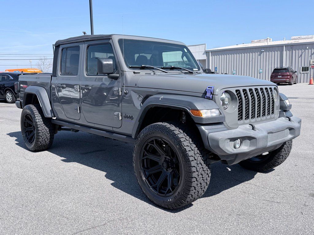 Used 2021 Jeep Gladiator Sport AWD/4WD image 2