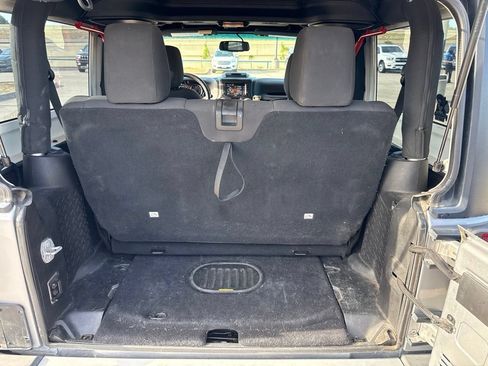 Used 2016 Jeep Wrangler Sport w/ Quick Order Package 23S AWD/4WD image 8