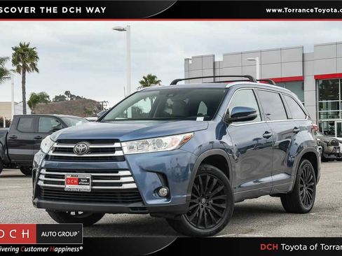 Used 2017 Toyota Highlander XLE FWD image 1