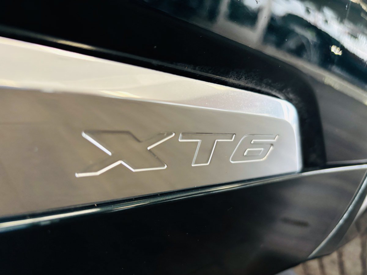 Used 2024 Cadillac XT6 Premium Luxury w/ Technology Package FWD image 6