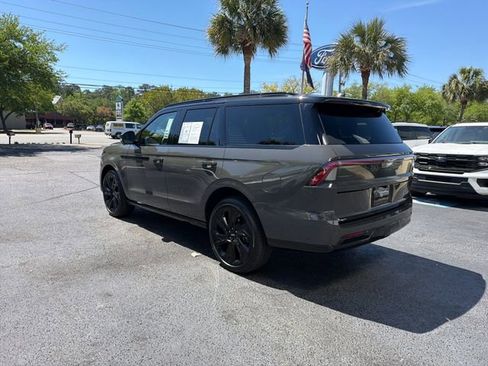 Used 2025 Lincoln Navigator Black Label AWD/4WD image 6