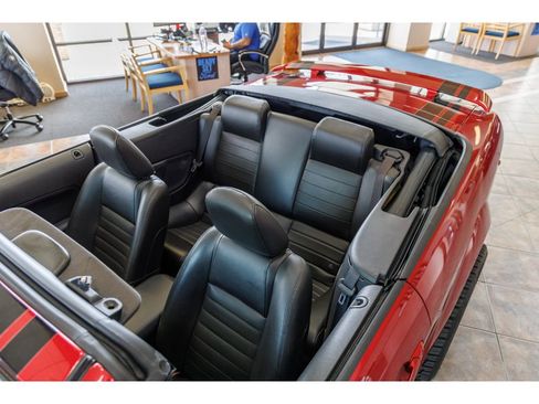 Used 2005 Ford Mustang GT RWD image 13