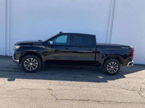 Used 2024 Chevrolet Silverado 1500 LT image 39