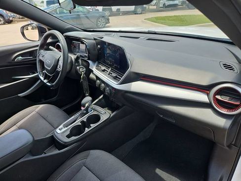 Used 2025 Chevrolet Trax RS w/ Driver Confidence Package FWD image 24