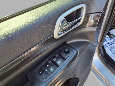 Used 2021 Jeep Grand Cherokee Laredo X image 19