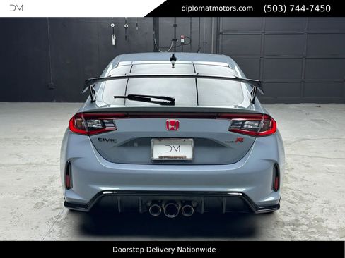 Used 2023 Honda Civic Type R image 6