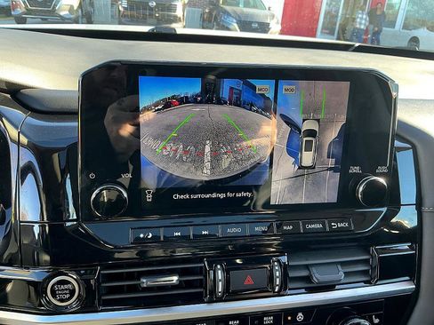 Certified 2024 Nissan Pathfinder SL w/ SL Premium Package image 18