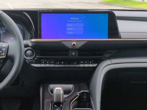 Certified 2025 Toyota Crown Signia w/ Advanced Technology Package AWD/4WD image 18