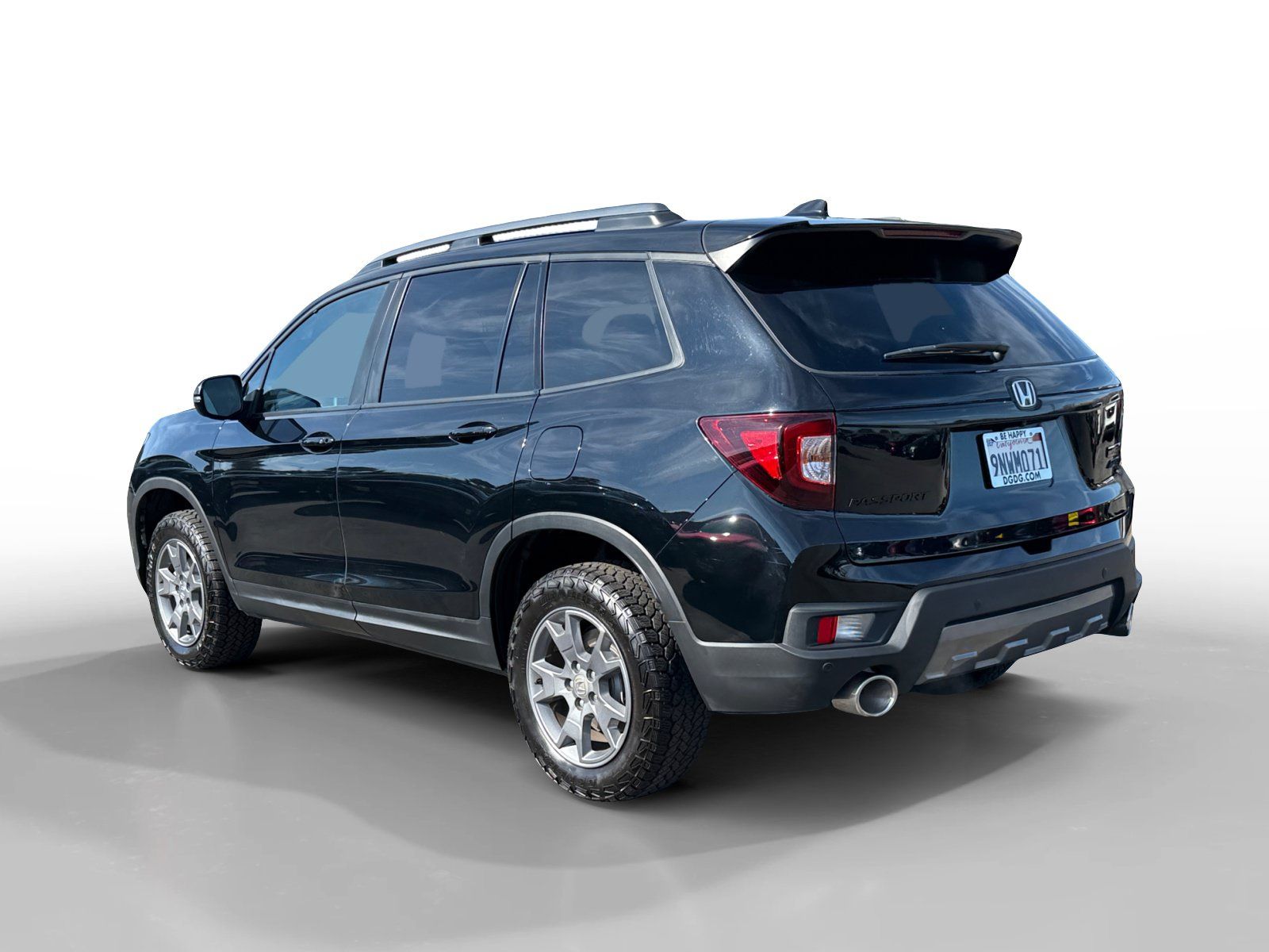 Used 2024 Honda Passport TrailSport image 3