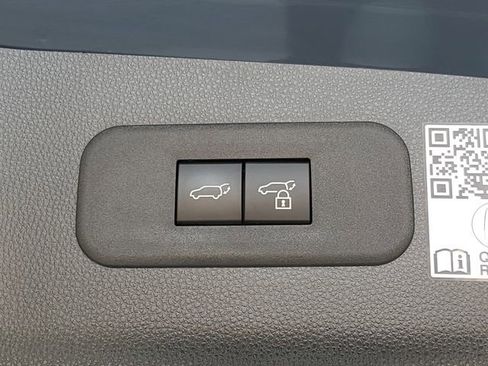 Used 2025 Toyota Crown Signia w/ Advanced Technology Package image 12