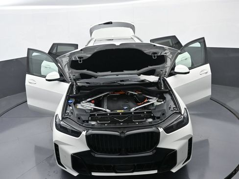 New 2026 BMW X5 xDrive50e w/ M Sport Package AWD/4WD image 39
