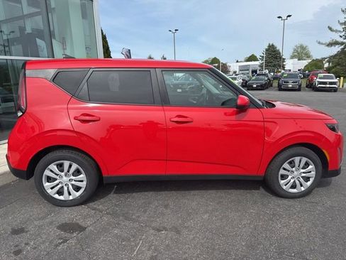 Certified 2023 Kia Soul LX FWD image 11