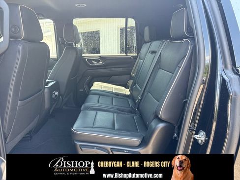 Used 2024 GMC Yukon XL SLT AWD/4WD image 17