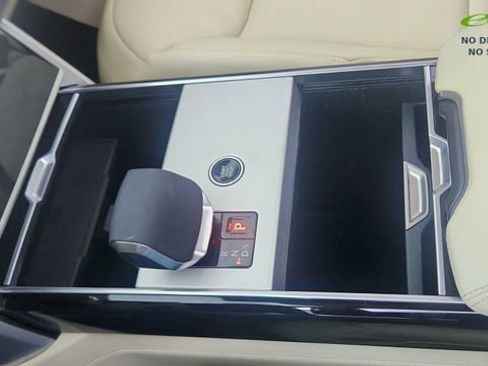 Used 2024 Land Rover Range Rover Autobiography AWD/4WD image 51