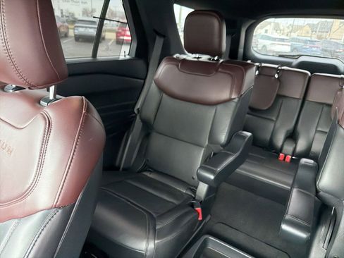 Used 2020 Ford Explorer Platinum w/ Premium Technology Package image 14