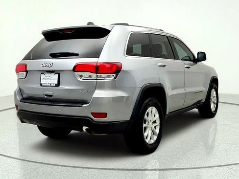Used 2021 Jeep Grand Cherokee Laredo RWD image 5