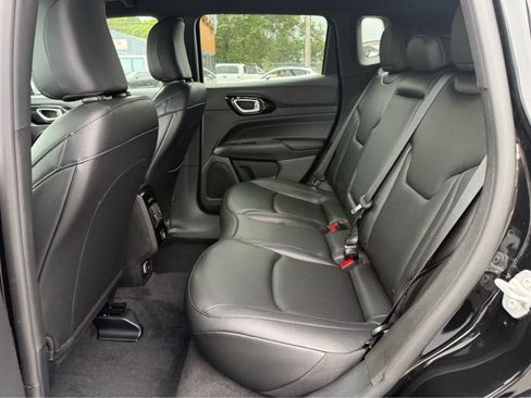 Used 2026 Jeep Compass Limited AWD/4WD image 25