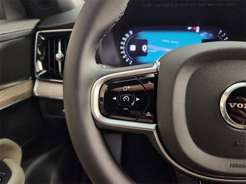 New 2026 Volvo XC90 B5 Plus w/ Protection Package Premier image 28