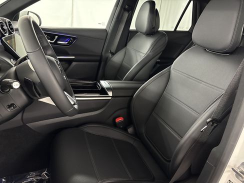 Certified 2026 Mercedes-Benz GLC 300 image 5