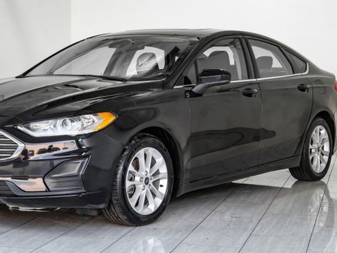 Used 2020 Ford Fusion SE image 61