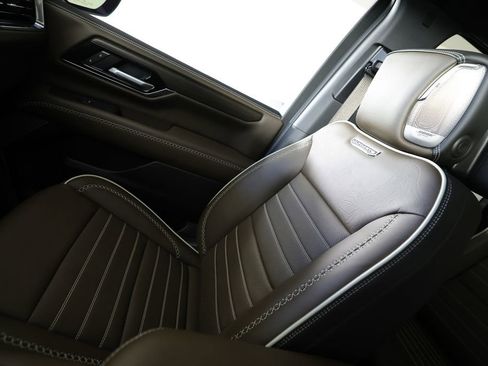 Used 2026 GMC Yukon Denali Ultimate w/ LPO, Floor Liner Package AWD/4WD image 43