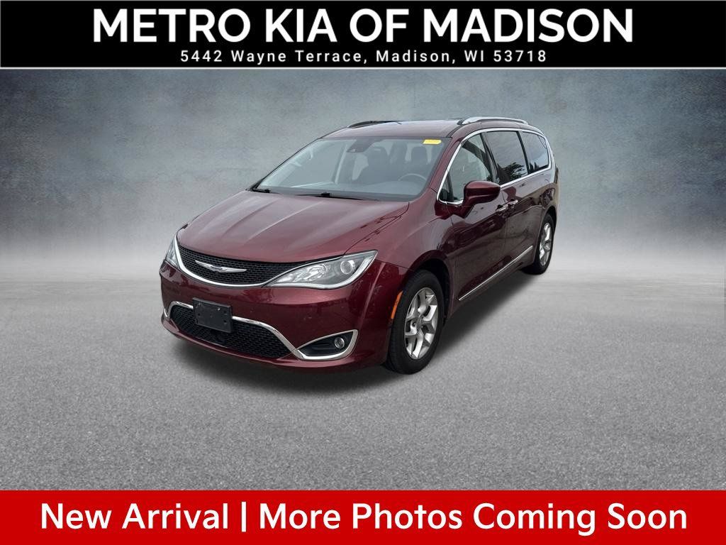 Used 2019 Chrysler Pacifica Touring-L Plus FWD image 1