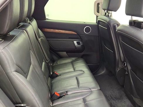 Used 2018 Land Rover Discovery HSE AWD/4WD image 25