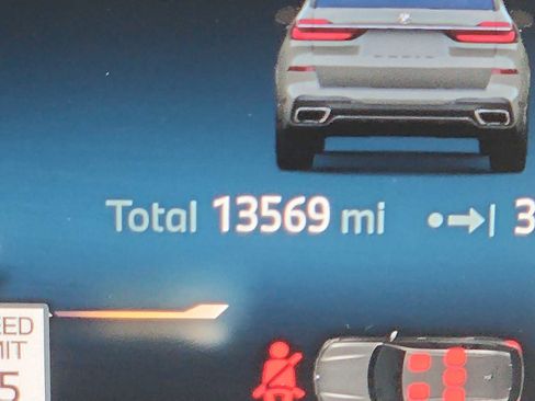 Used 2025 BMW X7 xDrive40i w/ M Sport Package image 18