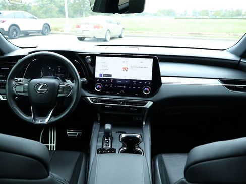 Used 2024 Lexus RX 500h F Sport image 10