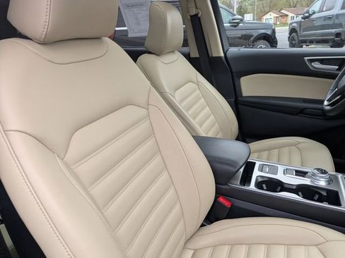 Used 2024 Ford Edge SEL w/ Convenience Package image 14