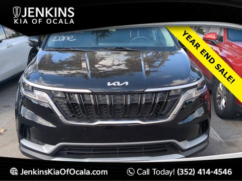 Used 2024 Kia Carnival LX image 1