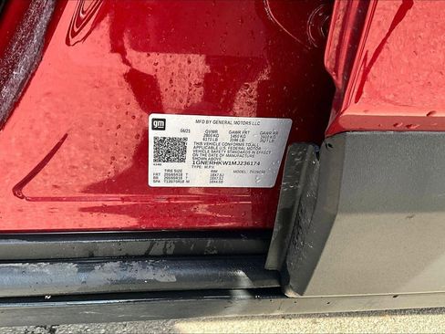 Used 2021 Chevrolet Traverse LT image 27