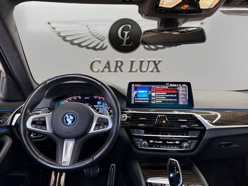 Used 2023 BMW 530e w/ M Sport Package RWD image 10