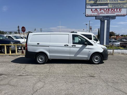 Used 2019 Mercedes-Benz Metris image 2