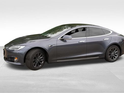 Used 2020 Tesla Model S Long Range Plus AWD/4WD image 10