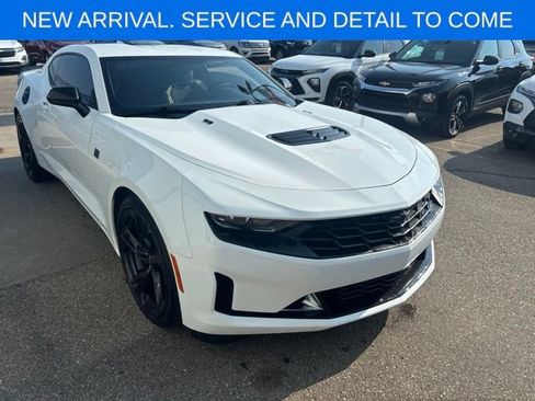 Used 2022 Chevrolet Camaro LT w/ RS Package RWD image 5