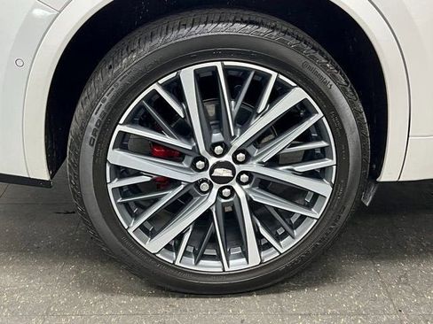 Certified 2024 Cadillac XT6 Sport w/ Platinum Package image 12