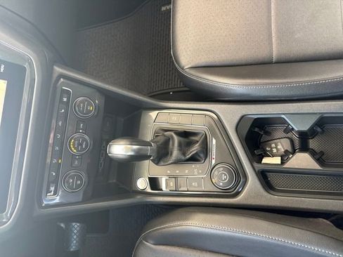 Used 2018 Volkswagen Tiguan SEL image 24