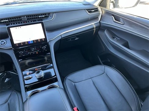 Certified 2023 Jeep Grand Cherokee Limited w/ Black Appearance Package image 37