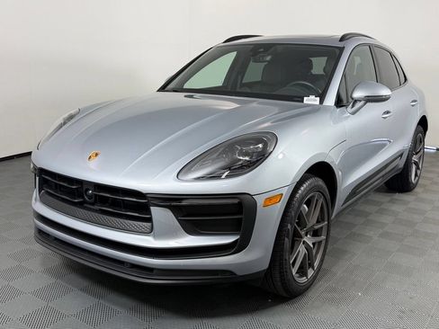 Certified 2025 Porsche Macan AWD/4WD image 1
