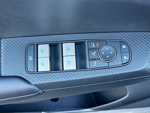 New 2026 Mitsubishi Outlander SE image 18